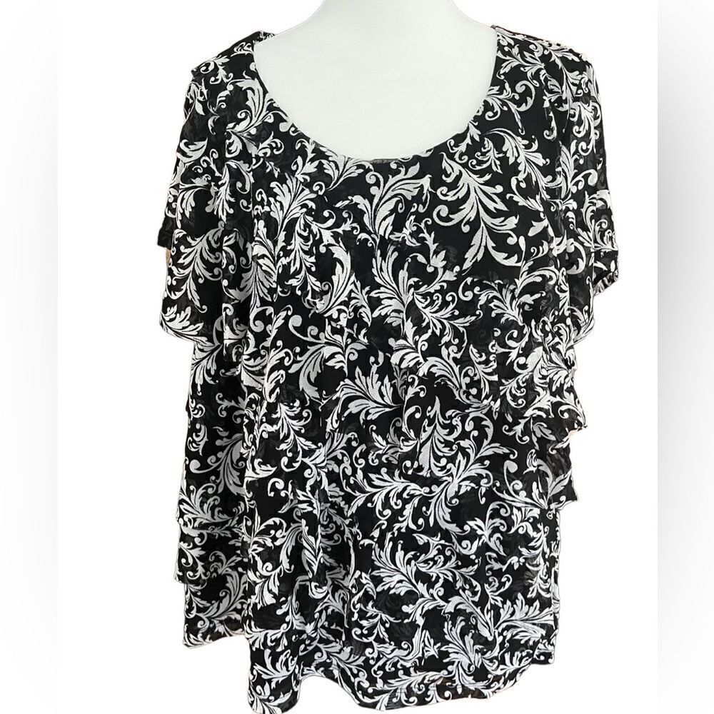 212 Collection black & white shirt sleeved tired ruffle front top, size 2X